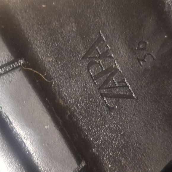 Zara Chunky Lug Sole Rhinestone Heart Buckle Chelsea Boots SZ 6 - Picture 11 of 13